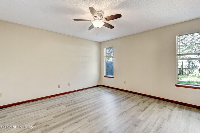 Building Photo - 12015 Cobblewood Ln N