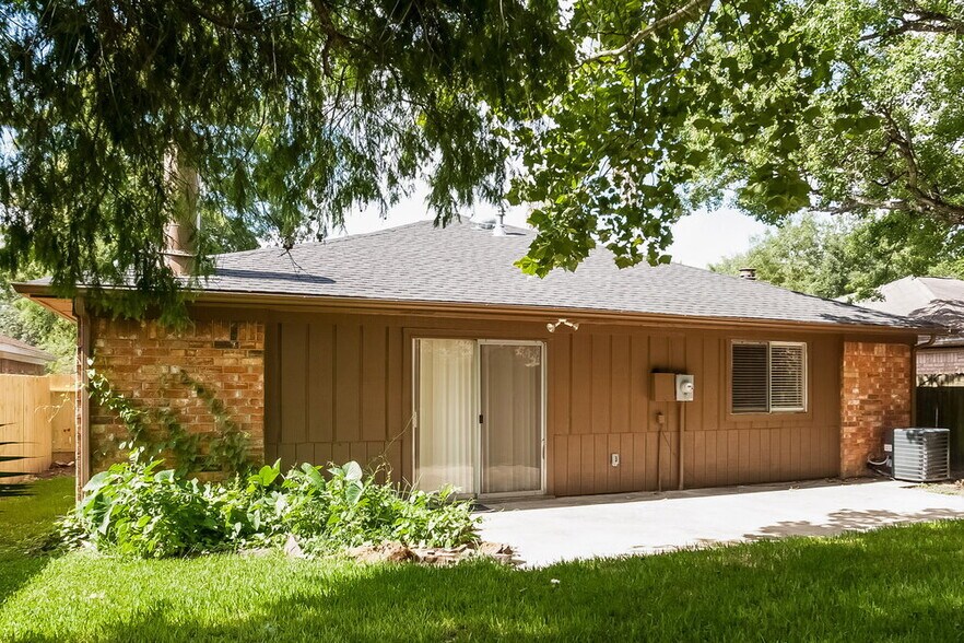 Building Photo - 20070 N Navaho Trail