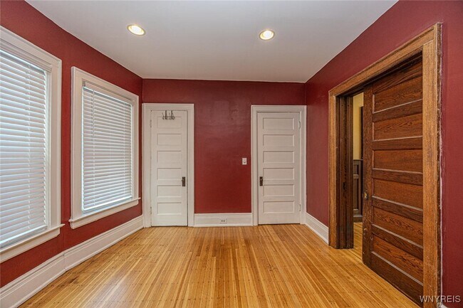 Building Photo - 507 W Delavan Ave