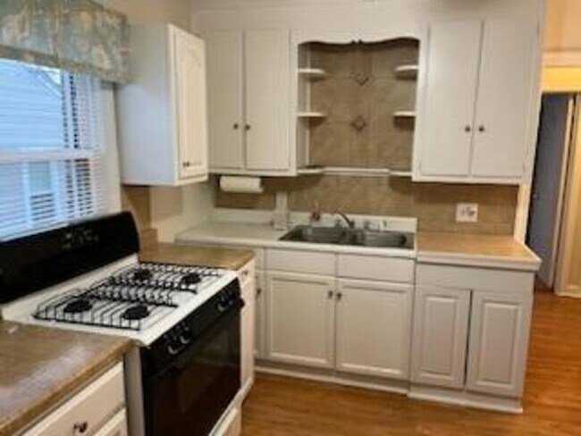 Building Photo - 1508 W Ocean View Ave