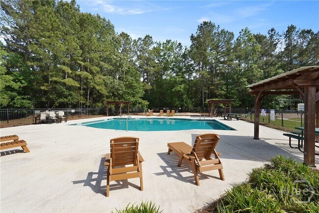 Building Photo - 606 Trellis Square