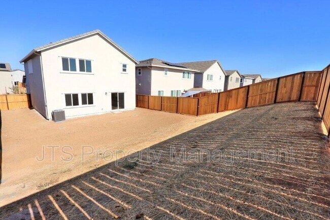 Building Photo - 716 Franklin St