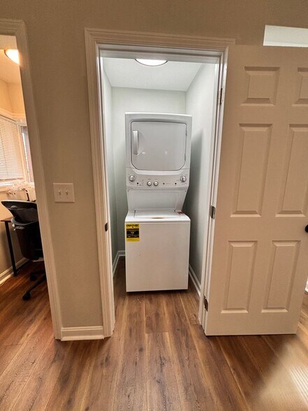 Building Photo - 1739 Carter Cir