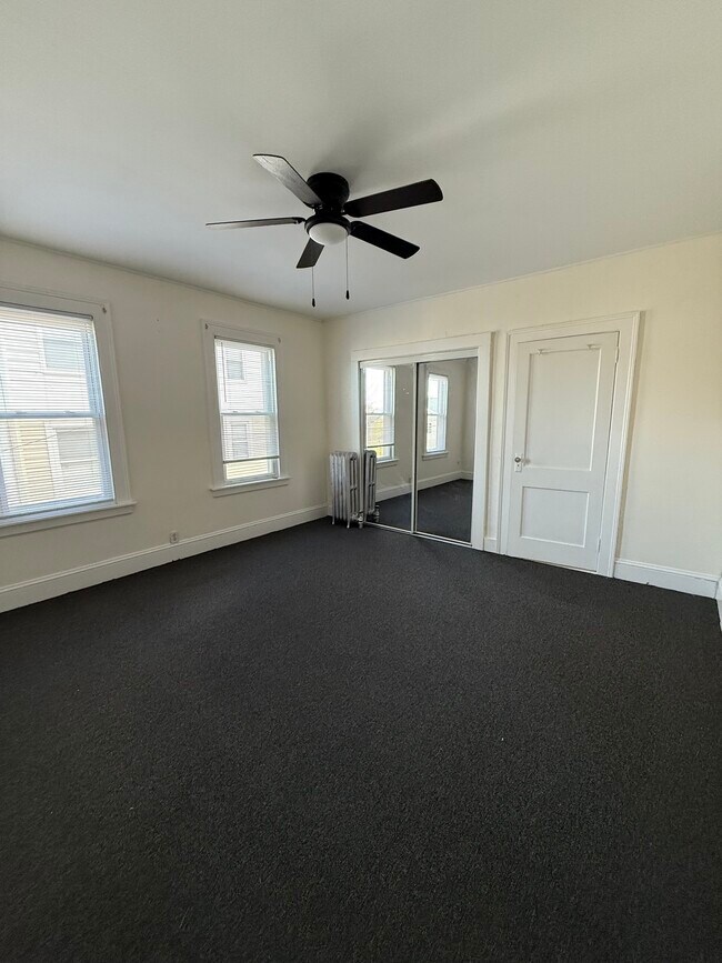 Building Photo - 75 Kelsey St