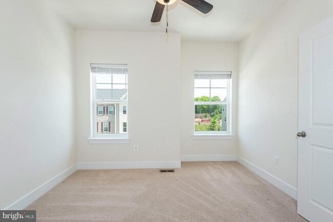 Building Photo - 8380 Amber Beacon Cir