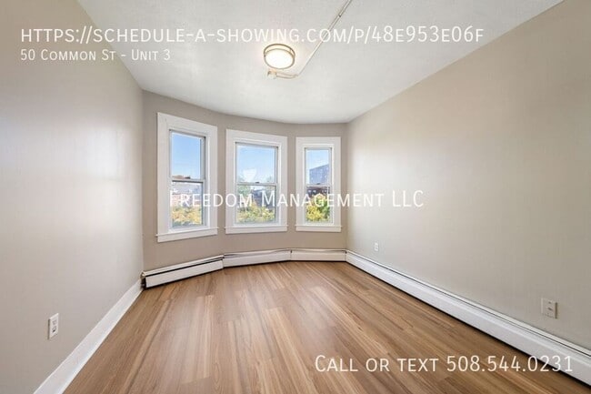 Building Photo - 50 1/2 Common St