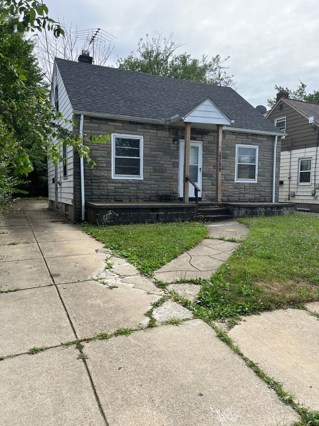 Building Photo - W.130th-Bellaire neighborhood, updated 3 b...