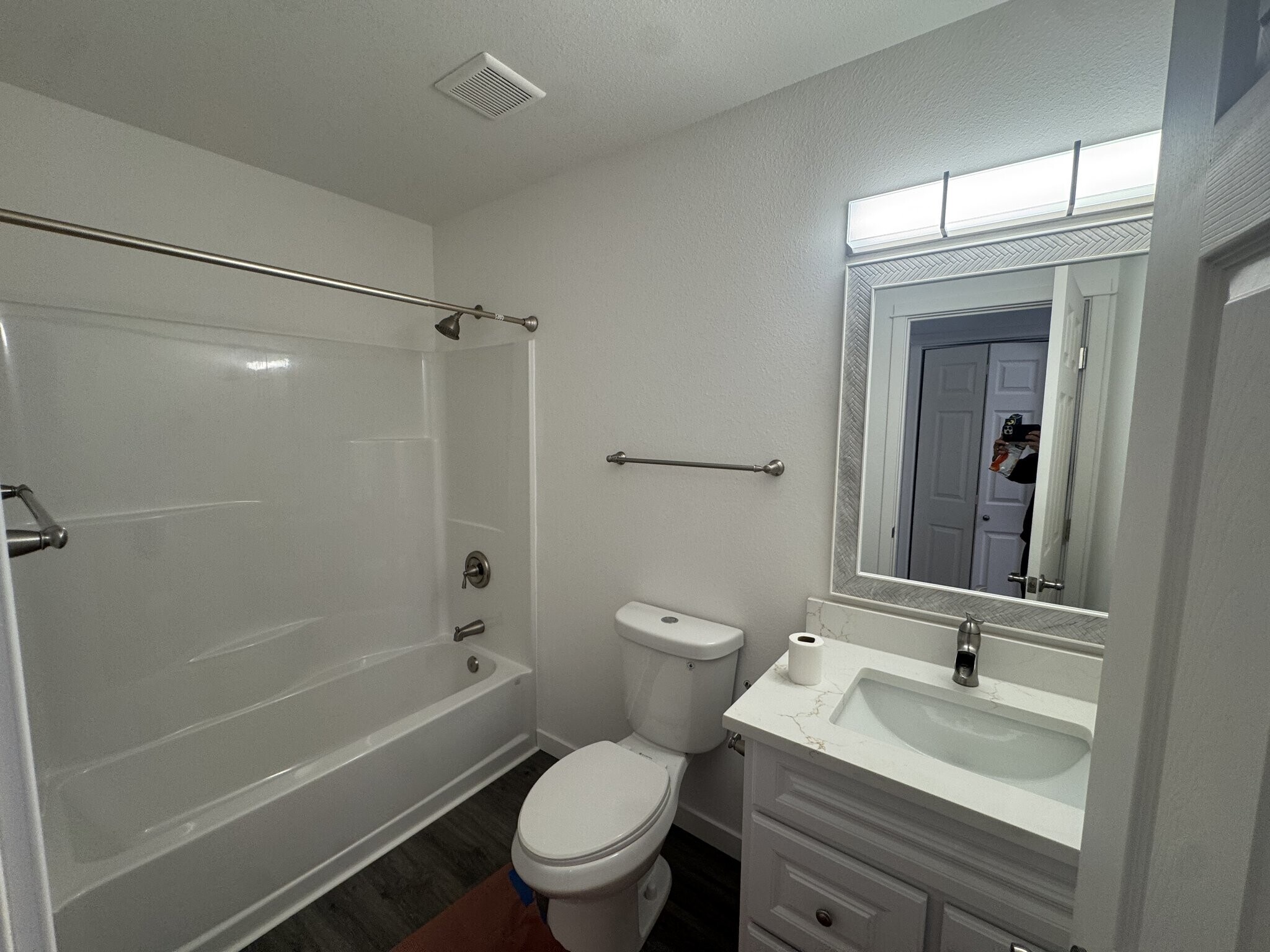 Building Photo - 4925 42nd Ln SE
