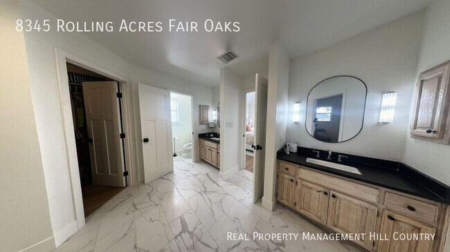 Building Photo - 8345 Rolling Acres Trail