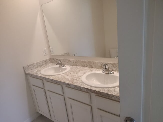 Building Photo - 775 Chinoy Rd