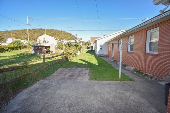 Building Photo - Large Home in Loganton with 1 Car Garage!