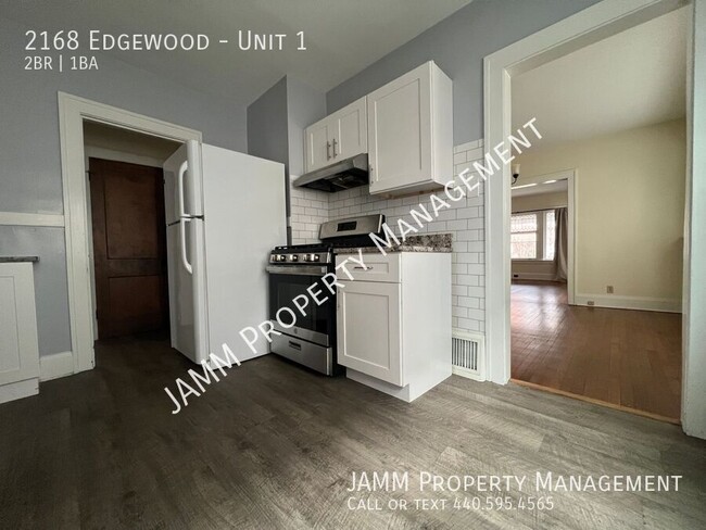 Building Photo - 2-Bedroom Duplex apartment in Cleveland He...