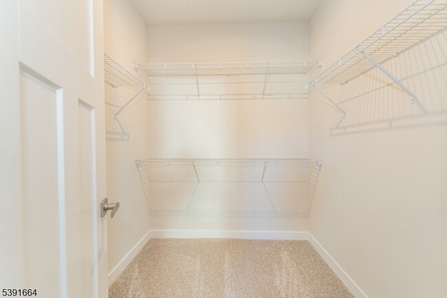 Building Photo - 14 Willow Ln