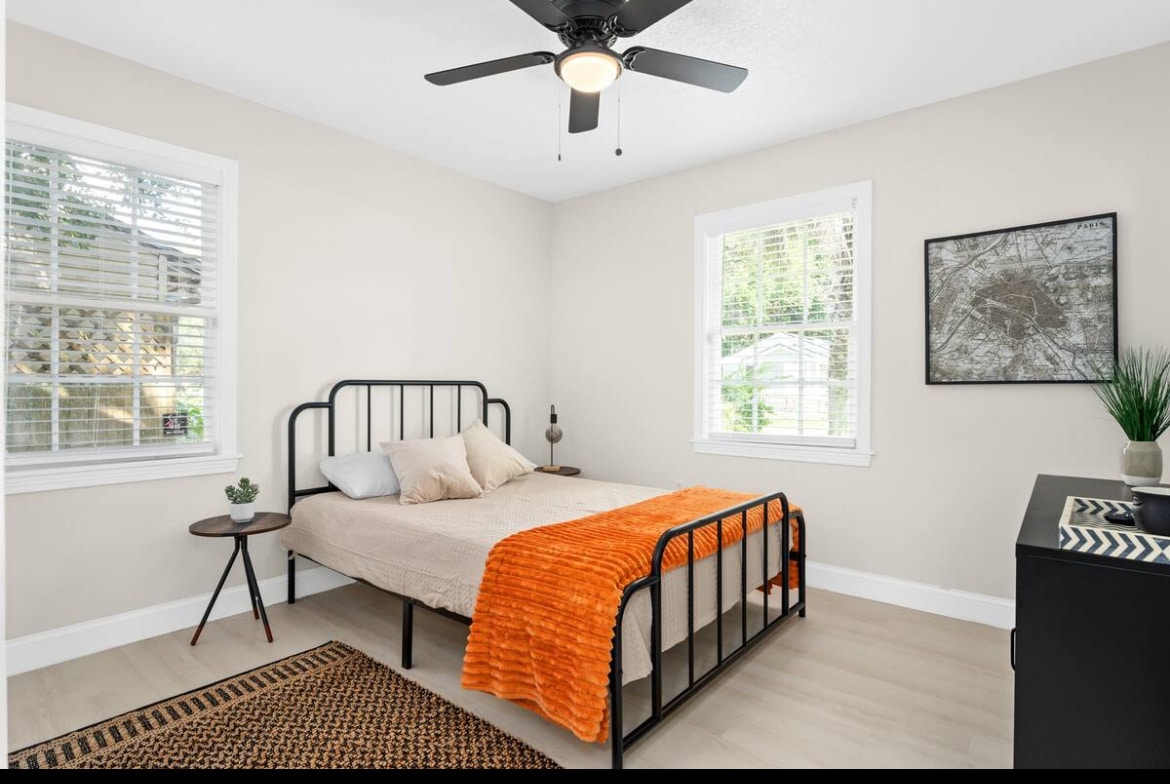 1st bedroom - 3512 Plum St