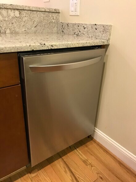 Building Photo - 3547 10th St NW