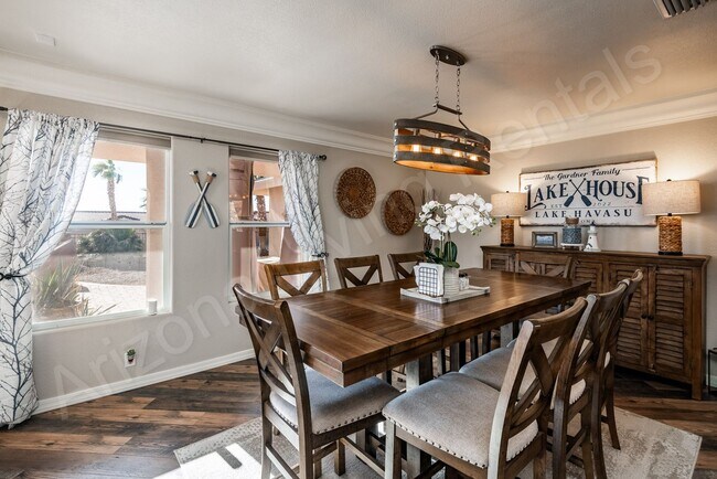 Building Photo - FURNISHED POOL HOME FOR APRIL