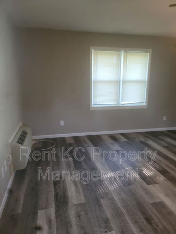 Building Photo - 2709 NE 63rd St