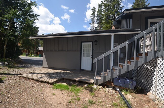 Building Photo - 43 Red Feather Rd