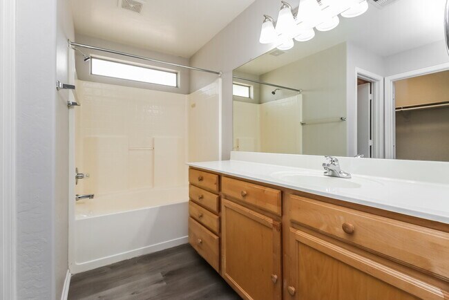 Building Photo - 13402 W Watson Ln