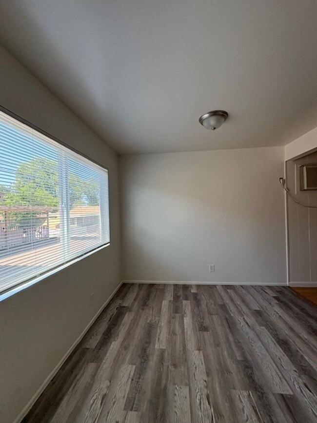 Building Photo - La Mar 4-Plex (25280) (DD)
