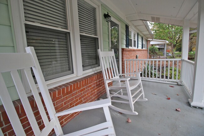 Building Photo - 2807 Holt Dr