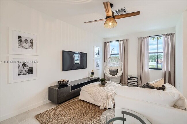 Building Photo - 409 NW 12th Pl