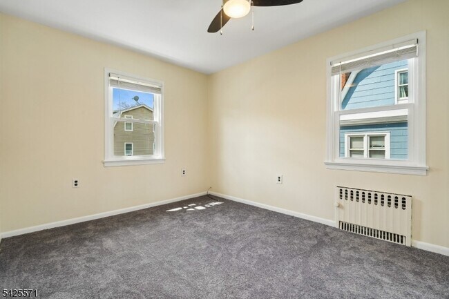 Building Photo - 7 Beekman St