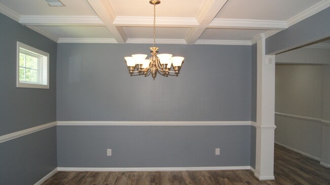 Building Photo - 375 Niblick Dr