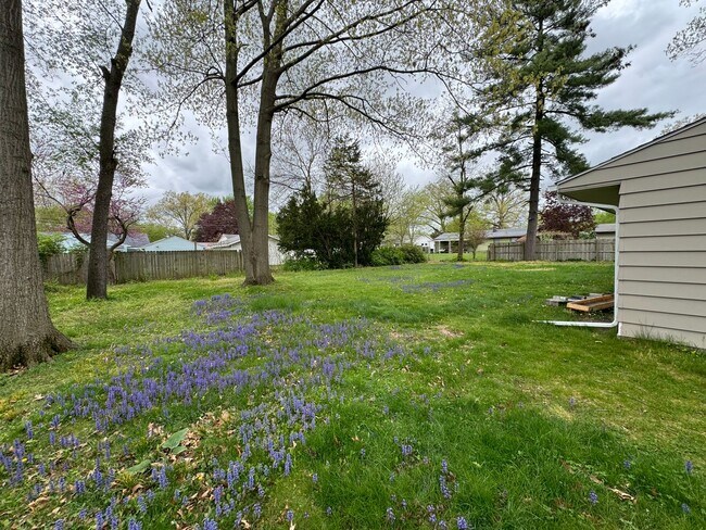 Building Photo - *PENDING* Charming 3-Bedroom, 1-Bathroom Home with Attached Garage – Accepting Section 8