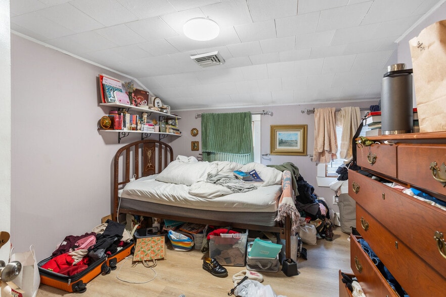 Building Photo - 14 Allison Ave