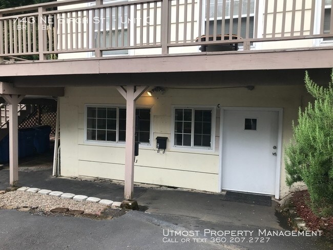 Building Photo - DOWNTOWN CAMAS - ONE BEDROOM