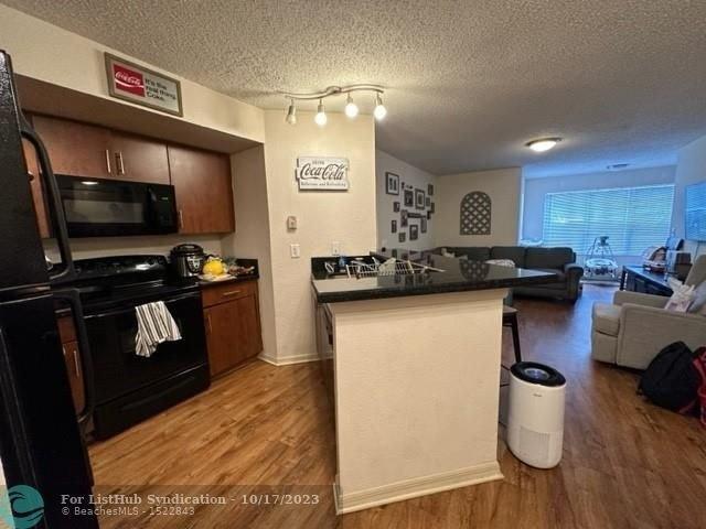 Building Photo - 12980 Vista Isles Dr