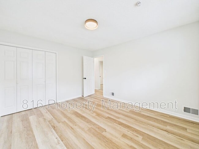 Building Photo - 11230 Corrington Ave