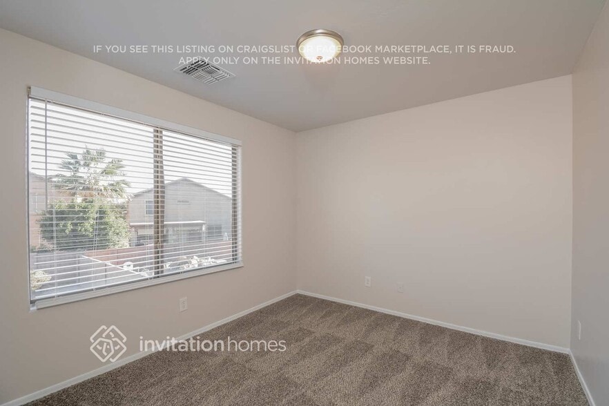 Building Photo - 15378 W Shangri La Rd