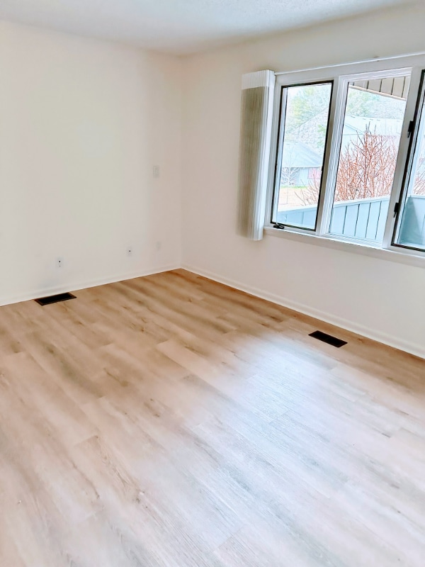 Building Photo - 211 Crowfields Dr