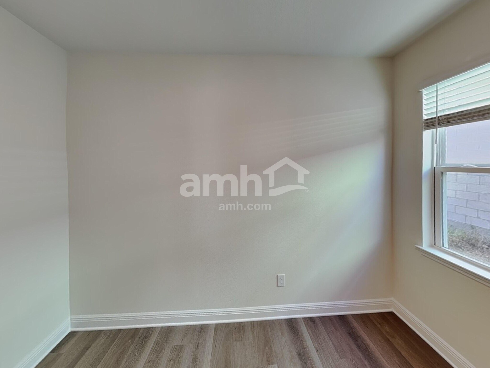 Building Photo - 5932 Pinewood Ests Dr