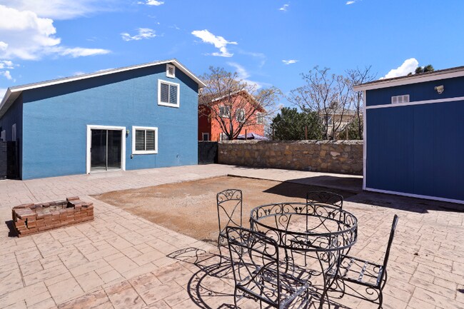Building Photo - 14032 Tierra Vergel Dr