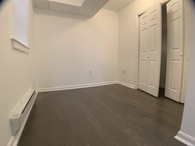 Building Photo - 36 Queensberry St