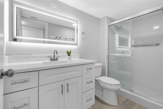 Building Photo - 4025 Yarmouth E