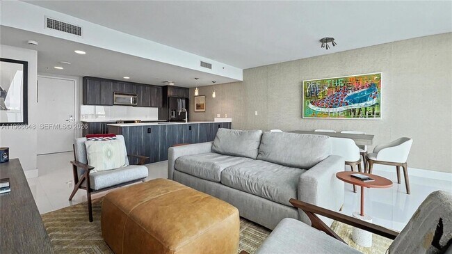 Building Photo - 665 NE 25th St