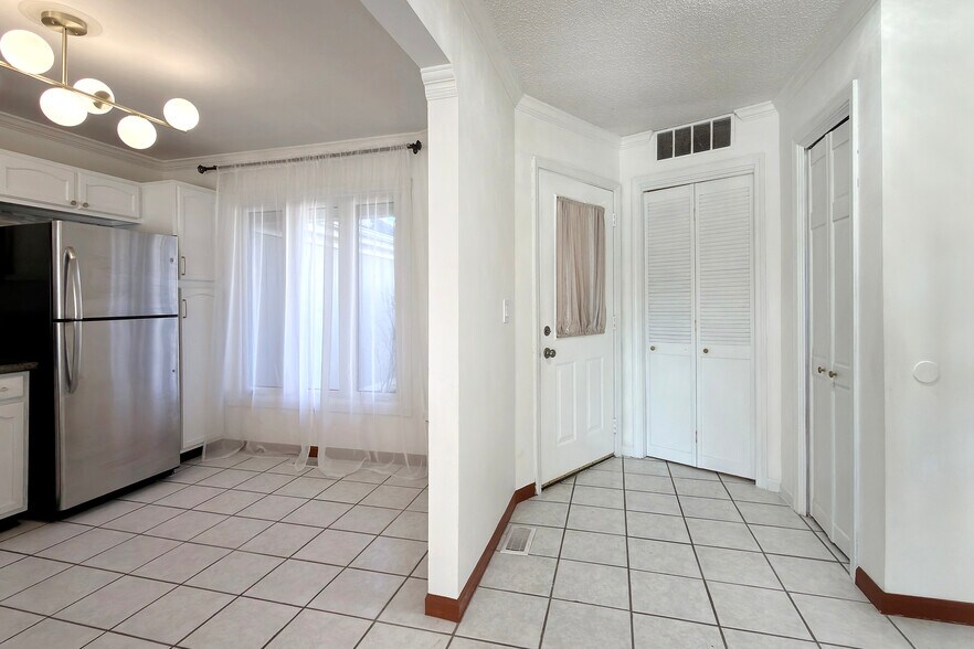 Building Photo - 388 Kildeer Ln