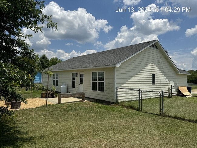 Building Photo - 146 Cavalier Dr