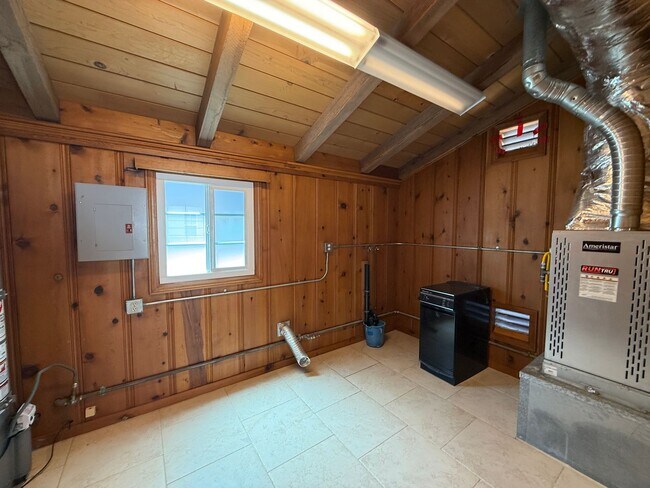 Building Photo - 161 Palm Ct Dr