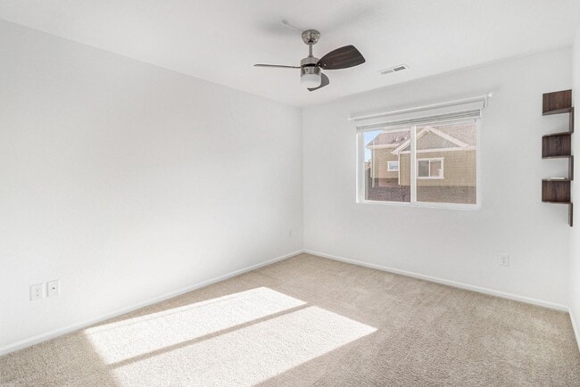 Building Photo - 221 Jackson Dr