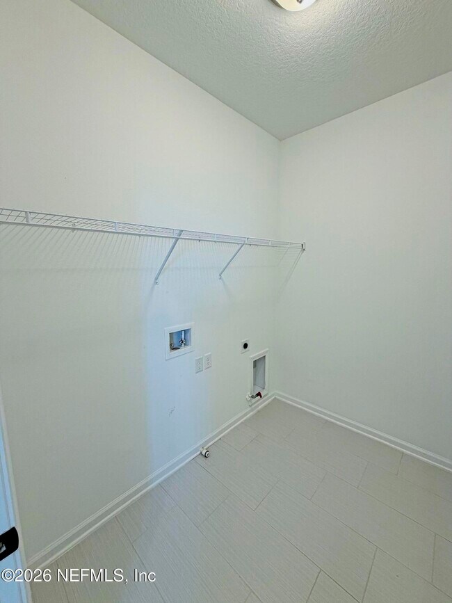 Building Photo - 716 Cherry Elm Dr