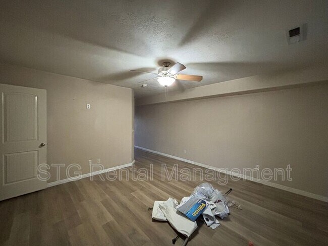 Building Photo - 1167 E 400 S