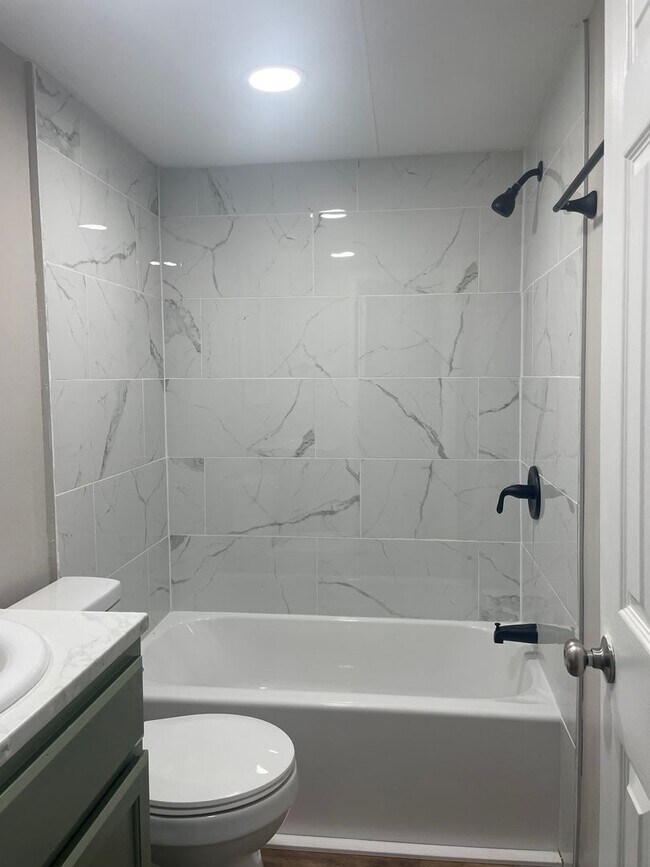 Building Photo - 3 BR 2 Bath 1,280 sq ft singlewide mobile ...