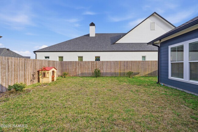 Building Photo - 102 Harvest Creek Ln