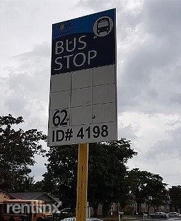 Building Photo - 3 br, 2 bath Townhome - 7640 SW 10th St B