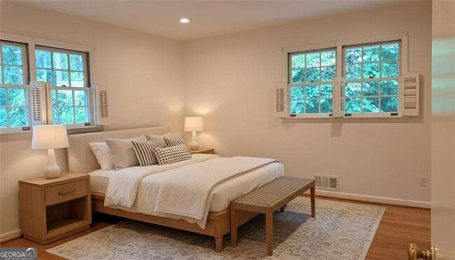 Building Photo - 1176 Converse Dr NE